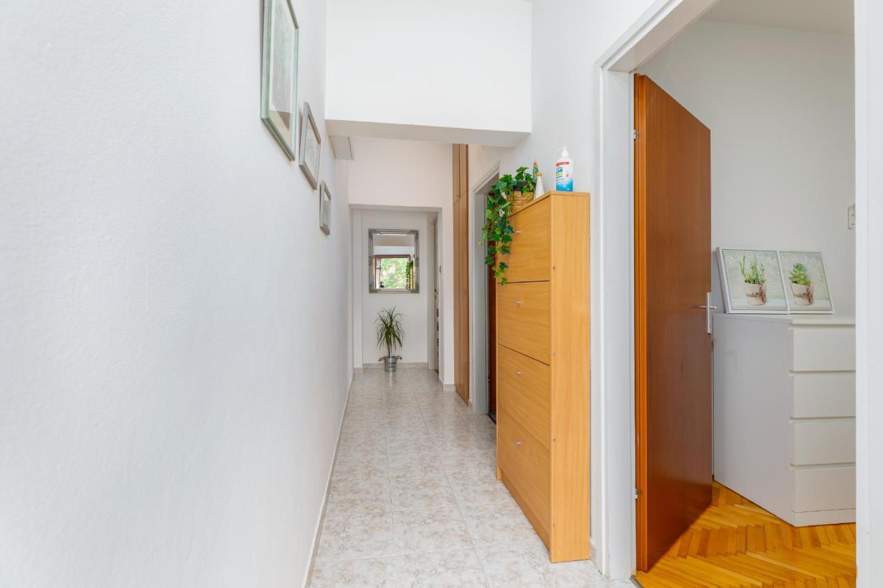 Apartment Tesic Close To The Sea With Shared 4Xbicycles Fažana Eksteriør bilde
