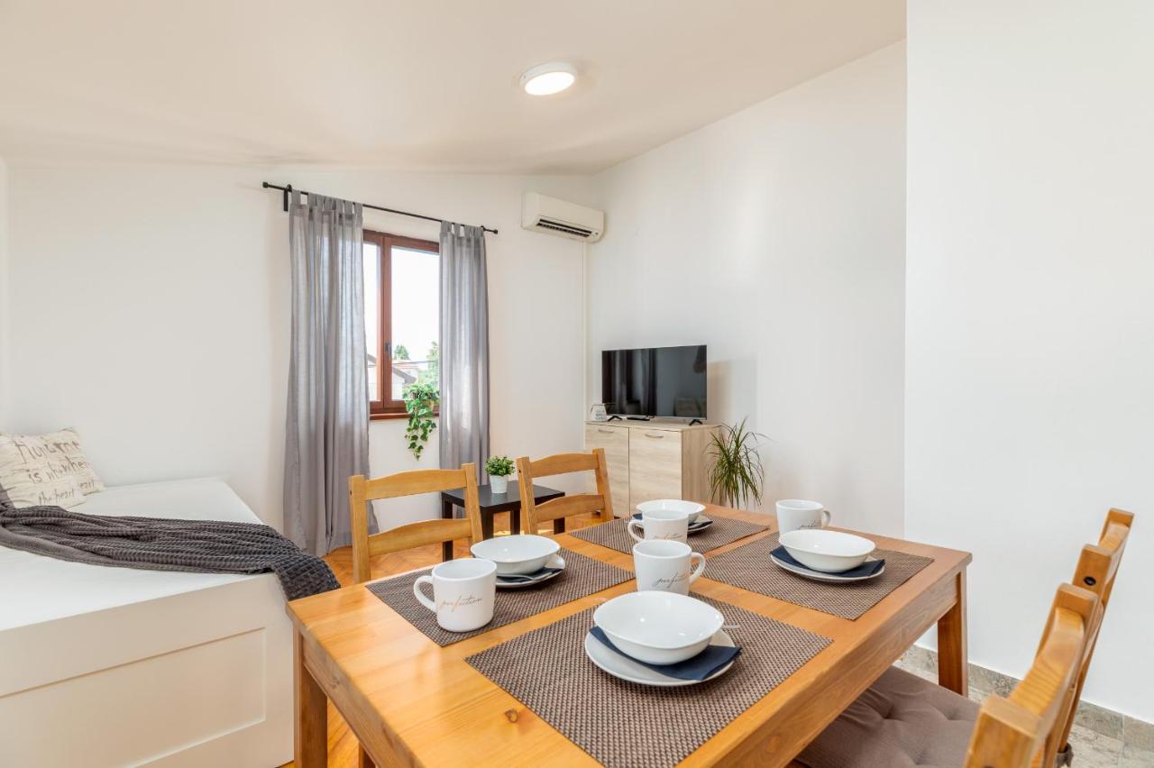 Apartment Tesic Close To The Sea With Shared 4Xbicycles Fažana Eksteriør bilde