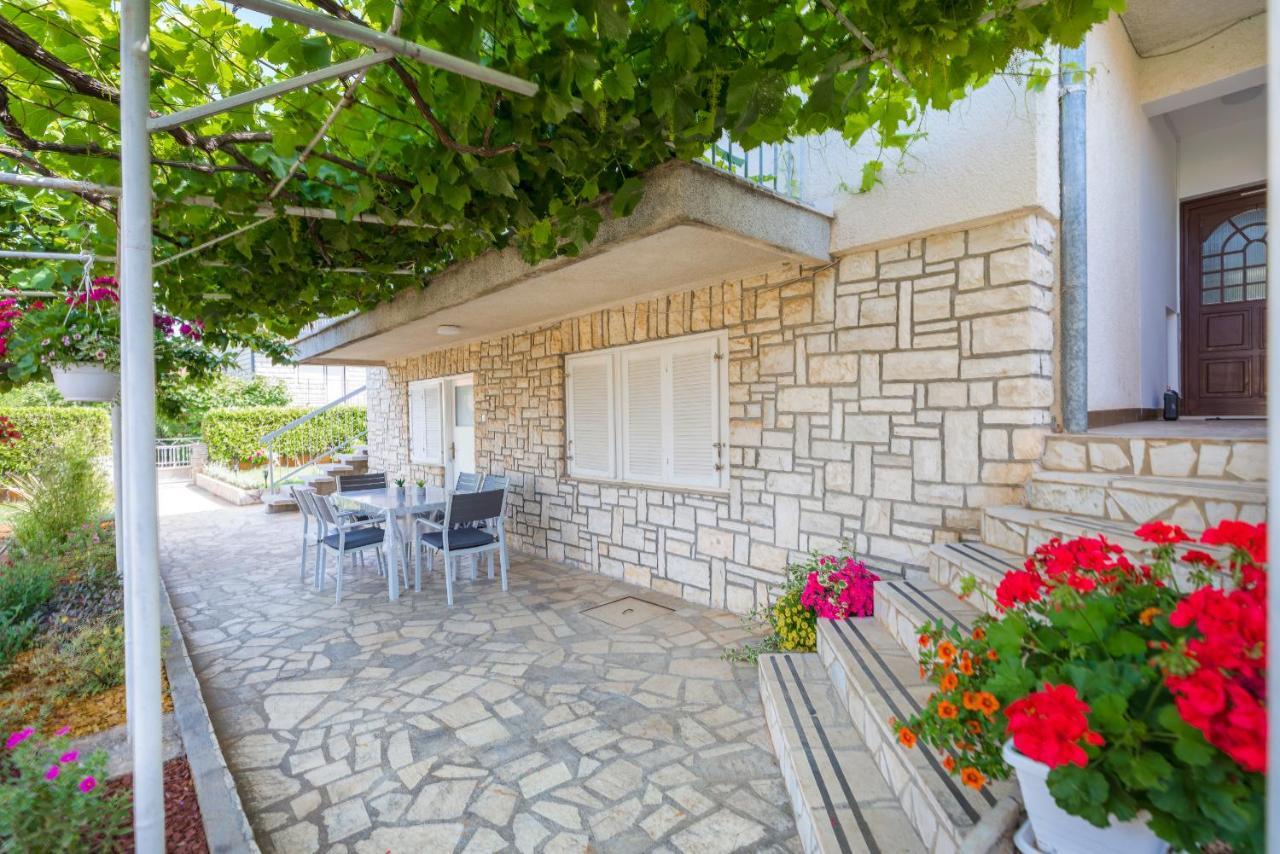 Apartment Tesic Close To The Sea With Shared 4Xbicycles Fažana Eksteriør bilde