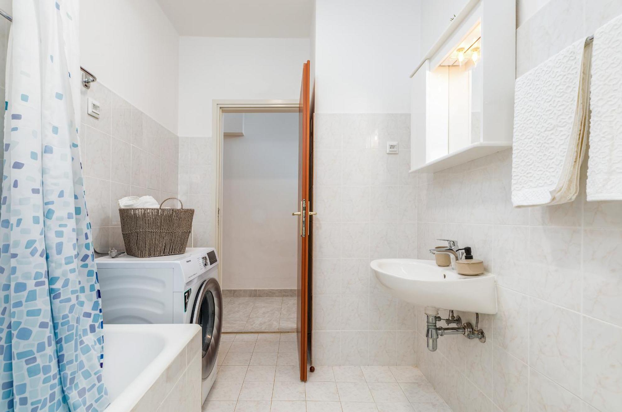 Apartment Tesic Close To The Sea With Shared 4Xbicycles Fažana Eksteriør bilde