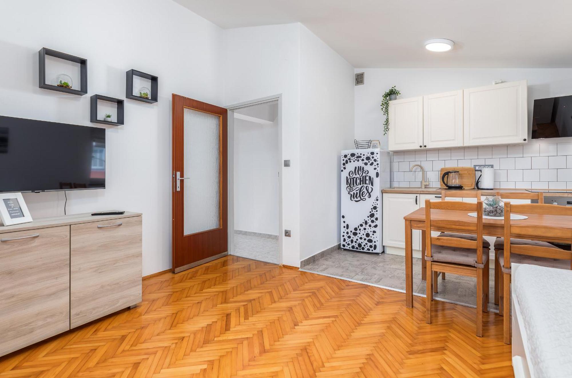 Apartment Tesic Close To The Sea With Shared 4Xbicycles Fažana Eksteriør bilde