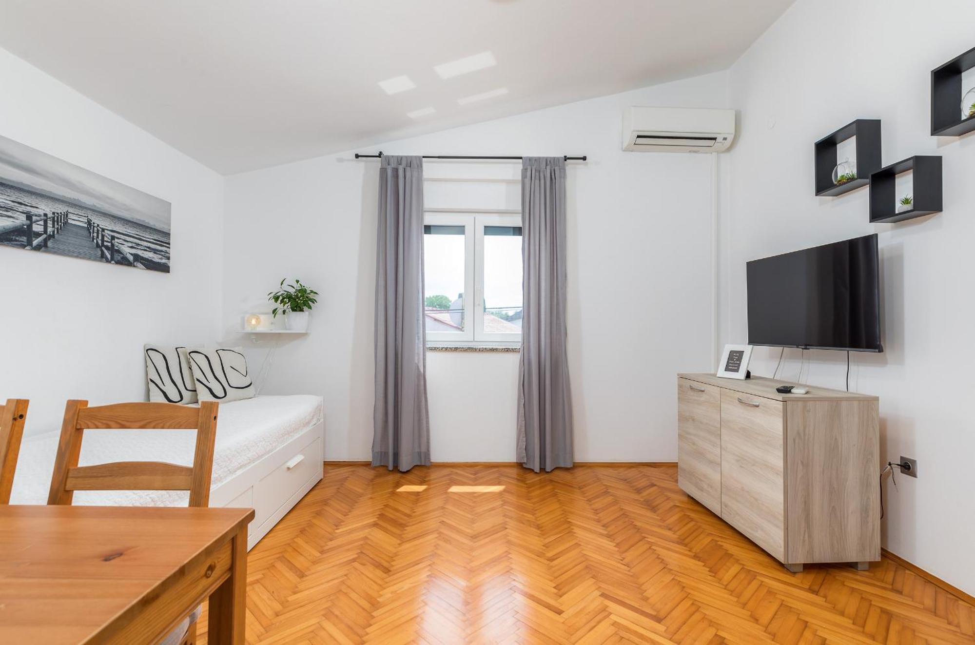 Apartment Tesic Close To The Sea With Shared 4Xbicycles Fažana Eksteriør bilde