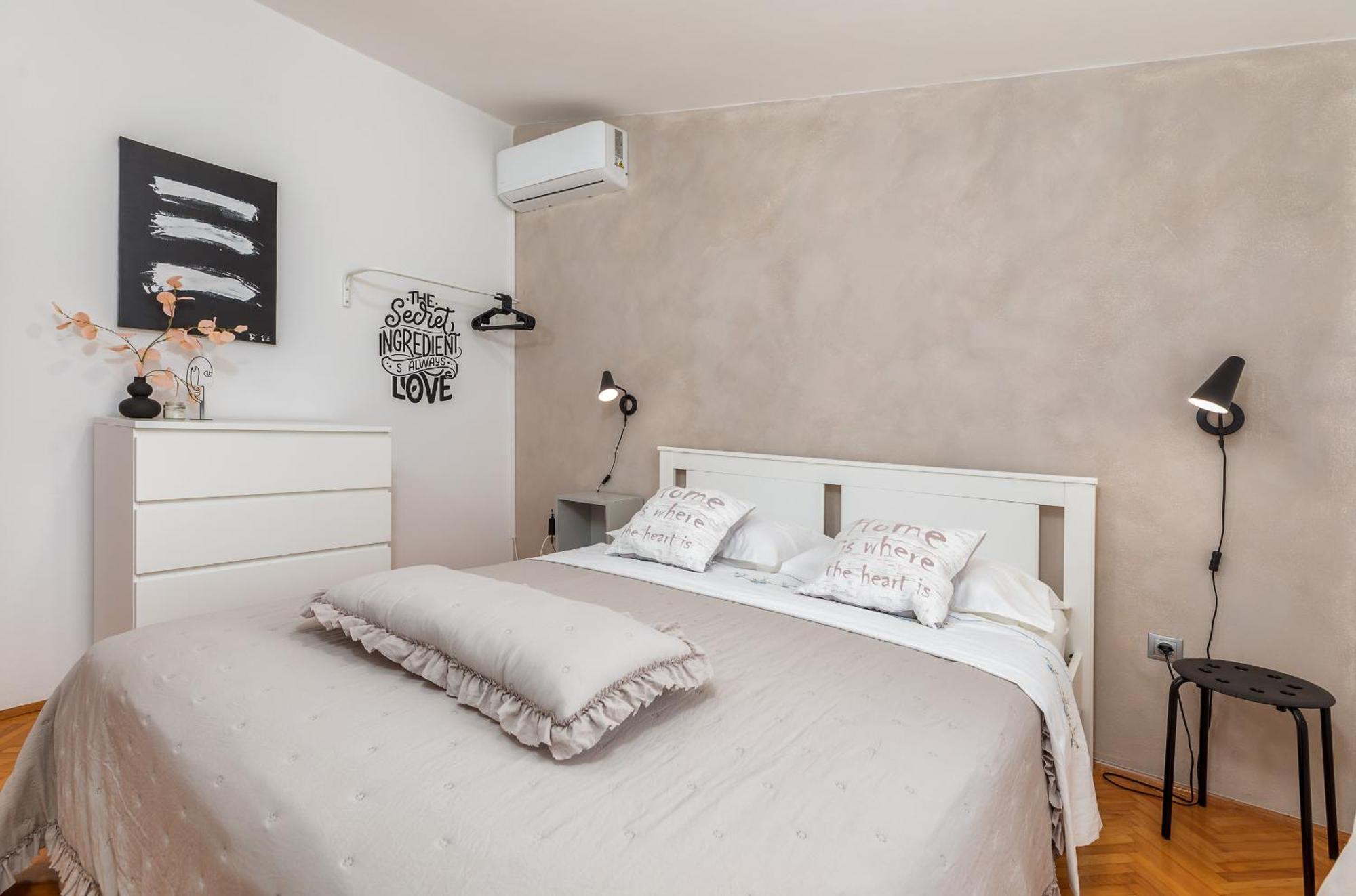 Apartment Tesic Close To The Sea With Shared 4Xbicycles Fažana Eksteriør bilde