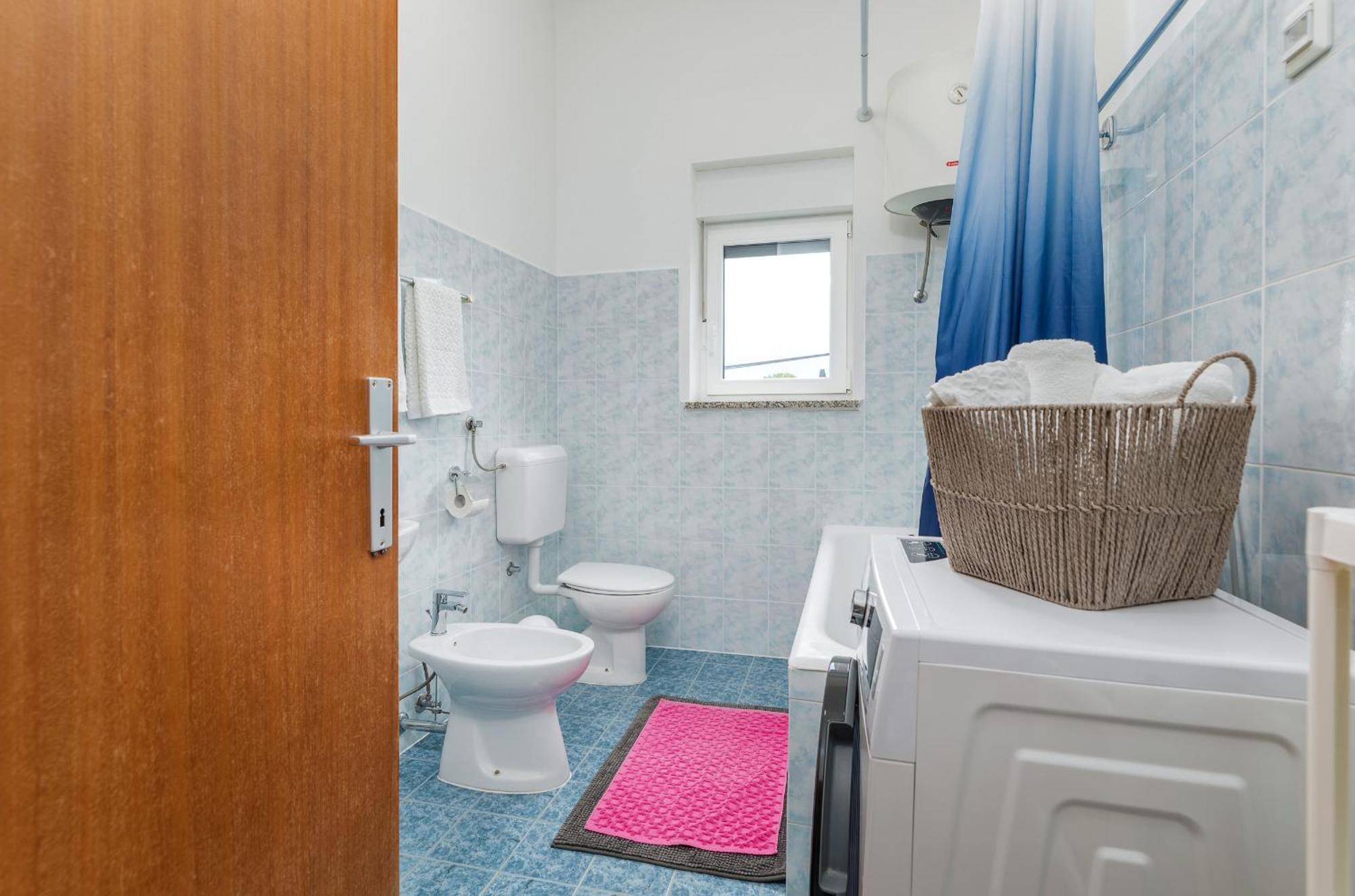 Apartment Tesic Close To The Sea With Shared 4Xbicycles Fažana Eksteriør bilde