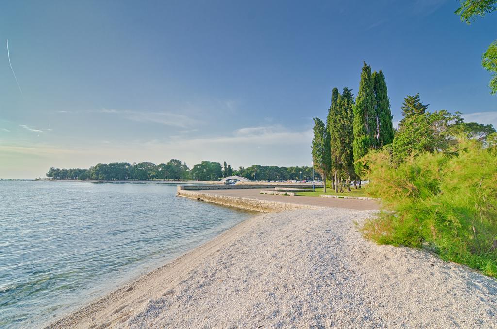 Apartment Tesic Close To The Sea With Shared 4Xbicycles Fažana Eksteriør bilde